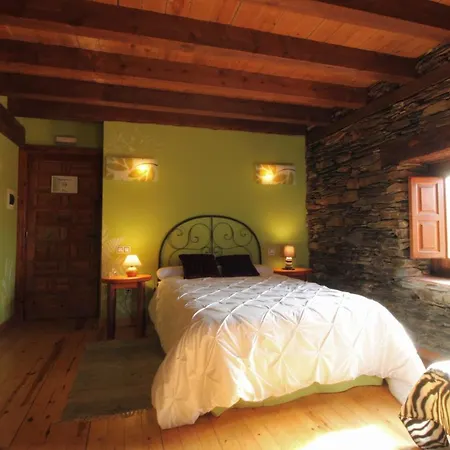 Otel Rural La Encantada En Riaza 2*